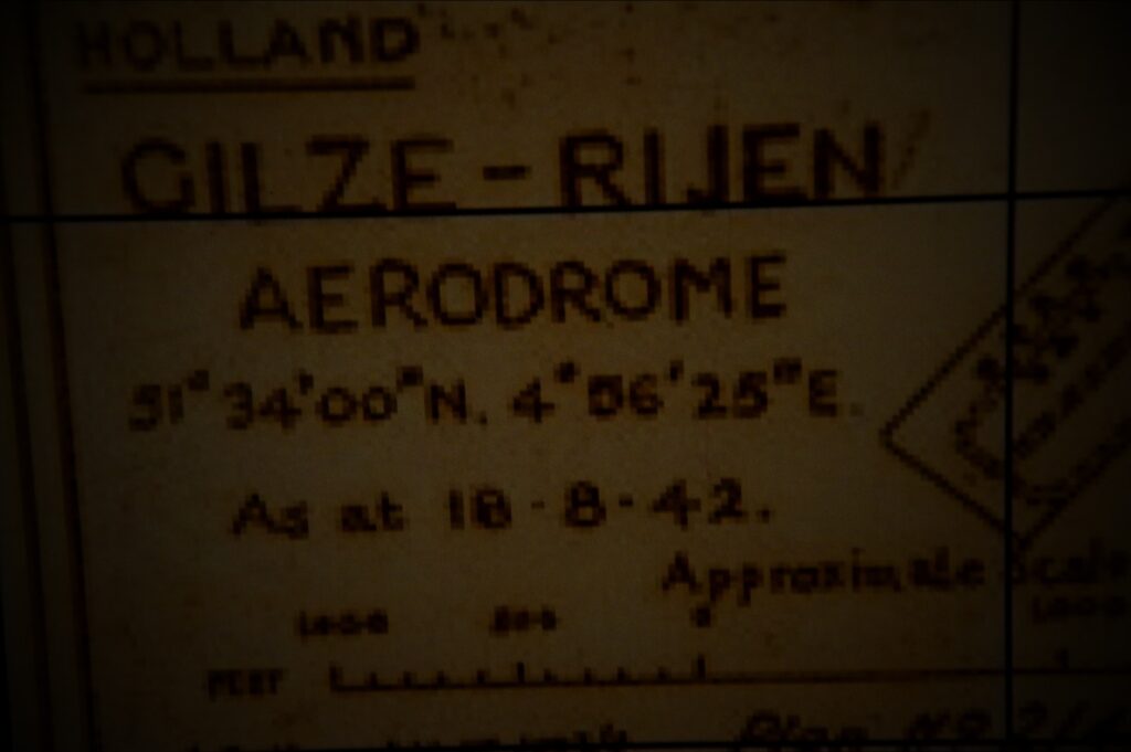 Oude kaart van vliegbasis Gilze-Rijen in De Vermissing van de Kolonel