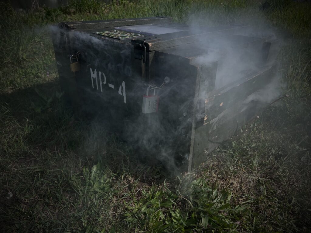 Rook stijgt op uit de bomkist MP-4 bij Red Alert